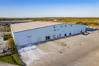 8175 Bracken Creek Dr, San Antonio, TX for lease Interior Photo- Image 1 of 12