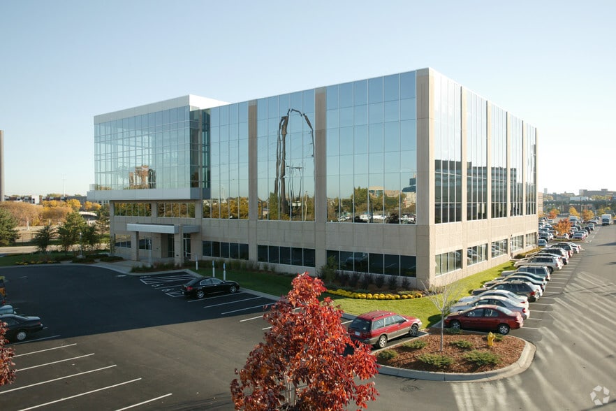 1101 W River Pky, Minneapolis, MN for lease - Building Photo - Image 3 of 12