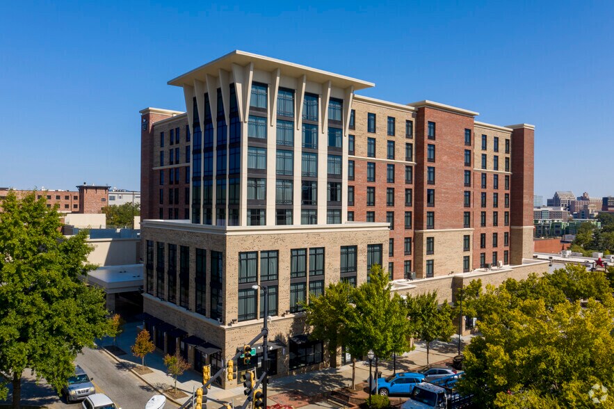 950 S Main St, Greenville, SC à louer - Photo principale - Image 1 de 10