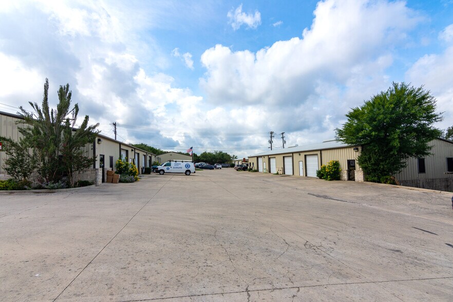1034 Canyon Bend Dr, Dripping Springs, TX à vendre - Photo du bâtiment - Image 3 de 6