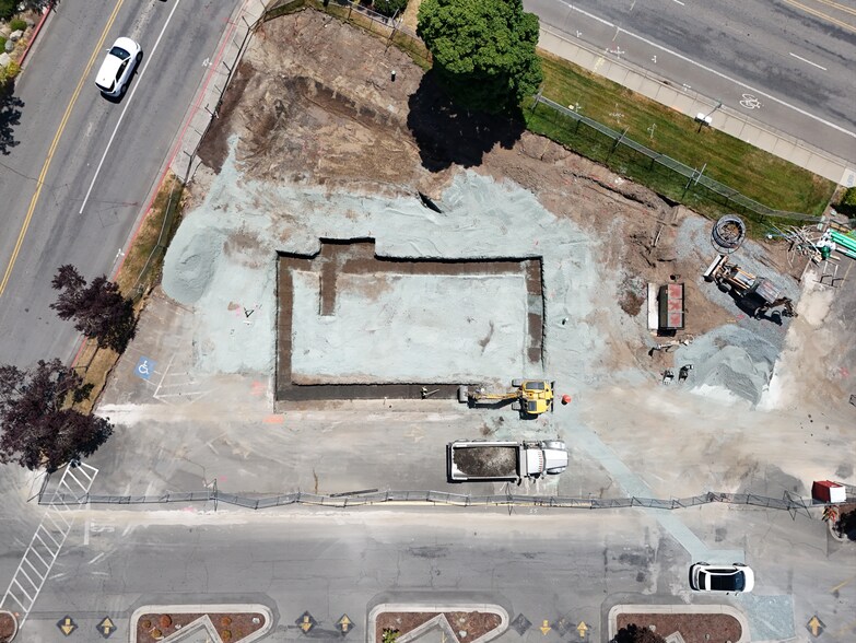 1000 NE E St, Grants Pass, OR for sale - Building Photo - Image 3 of 5