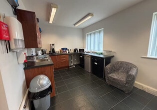 Manor Ct, Basingstoke for lease Interior Photo- Image 2 of 2