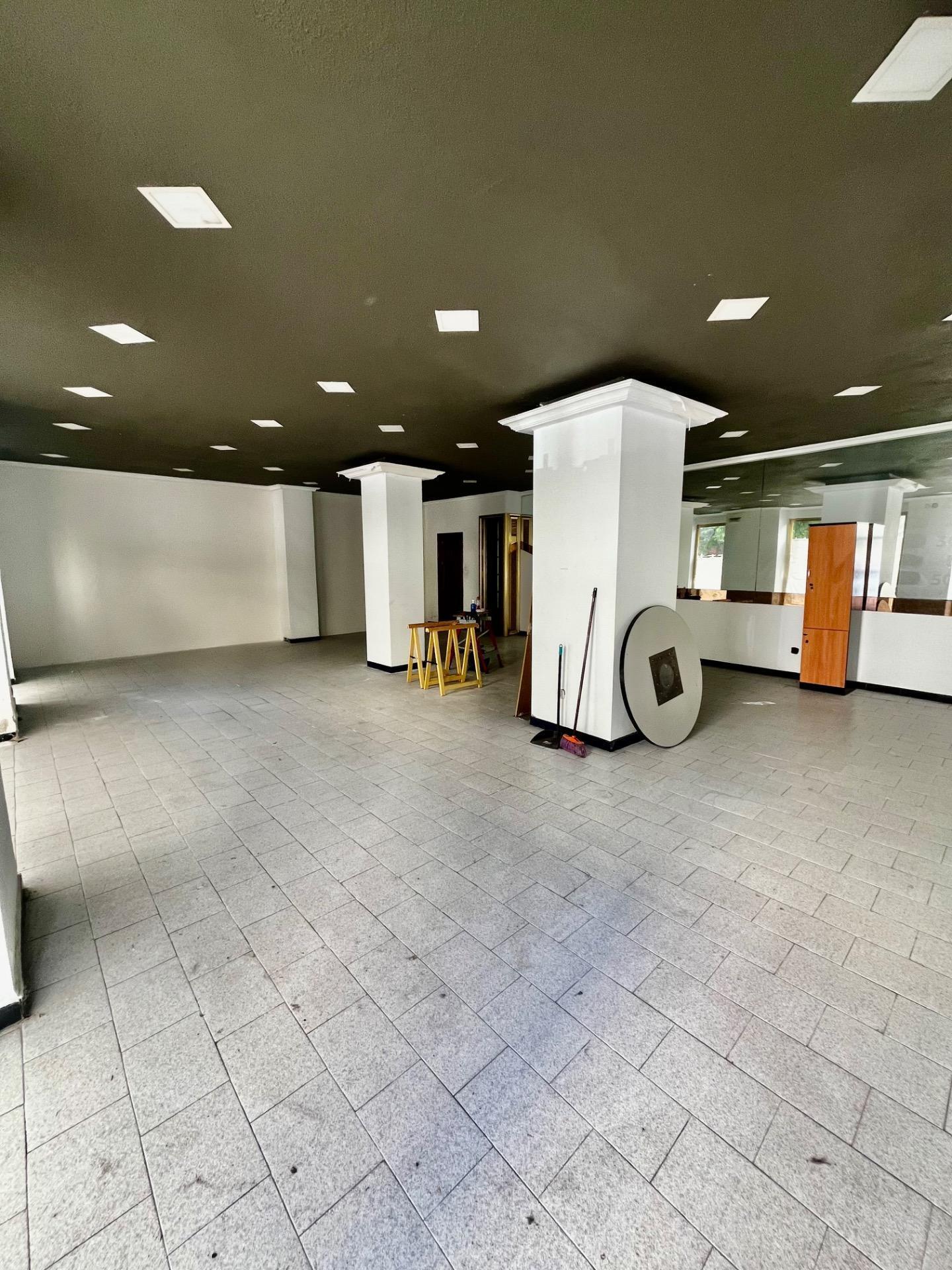 Retail in Córdoba, Córdoba for lease Interior Photo- Image 1 of 6
