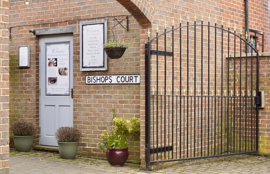 5 Bishops Ct, Daventry à louer - Photo du bâtiment - Image 2 de 3