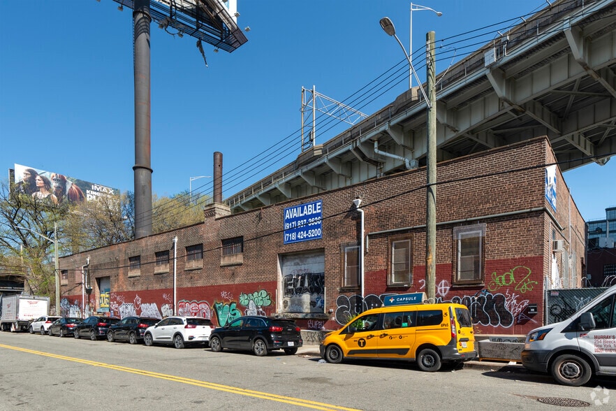 25-25 51st Ave, Long Island City, NY for lease - Primary Photo - Image 2 of 5