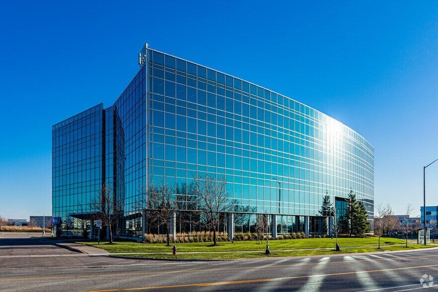 5800 Explorer Dr, Mississauga, ON à vendre - Photo principale - Image 1 de 1