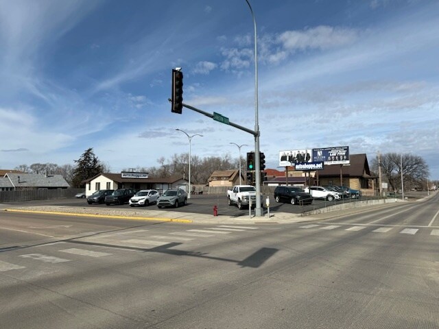 404 W 1st Ave, Mitchell, SD à vendre - Photo du bâtiment - Image 1 de 31