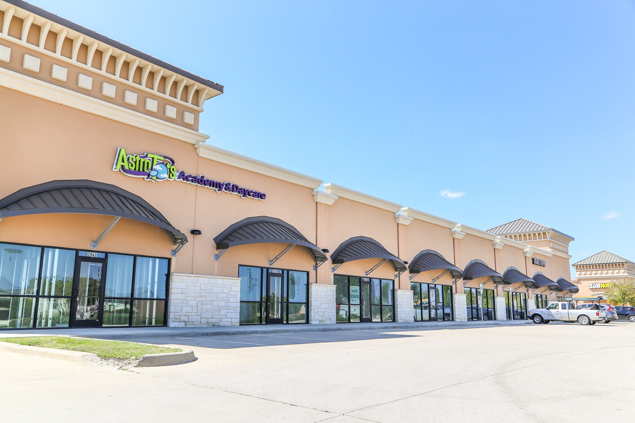 2941 S Precinct Line Rd, Fort Worth, TX à louer Photo principale- Image 1 de 4