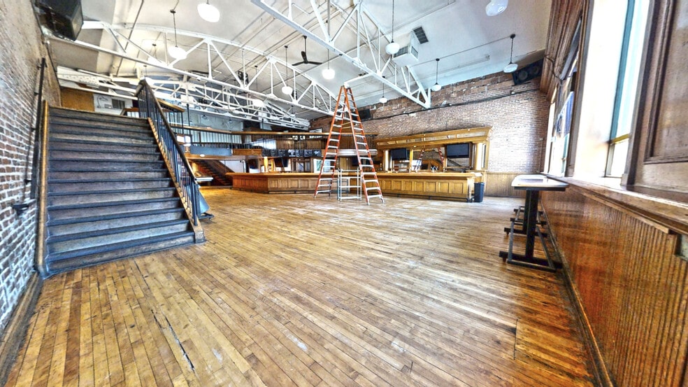 613 E Green St, Champaign, IL à louer - Photo intérieure - Image 2 de 11