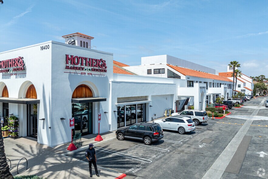 16390-16450 Pacific Coast Hwy, Huntington Beach, CA à vendre - Photo du bâtiment - Image 3 de 11