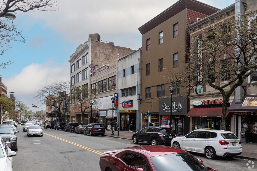 1152 E Jersey St, Elizabeth, NJ à vendre - Photo du bâtiment - Image 2 de 5