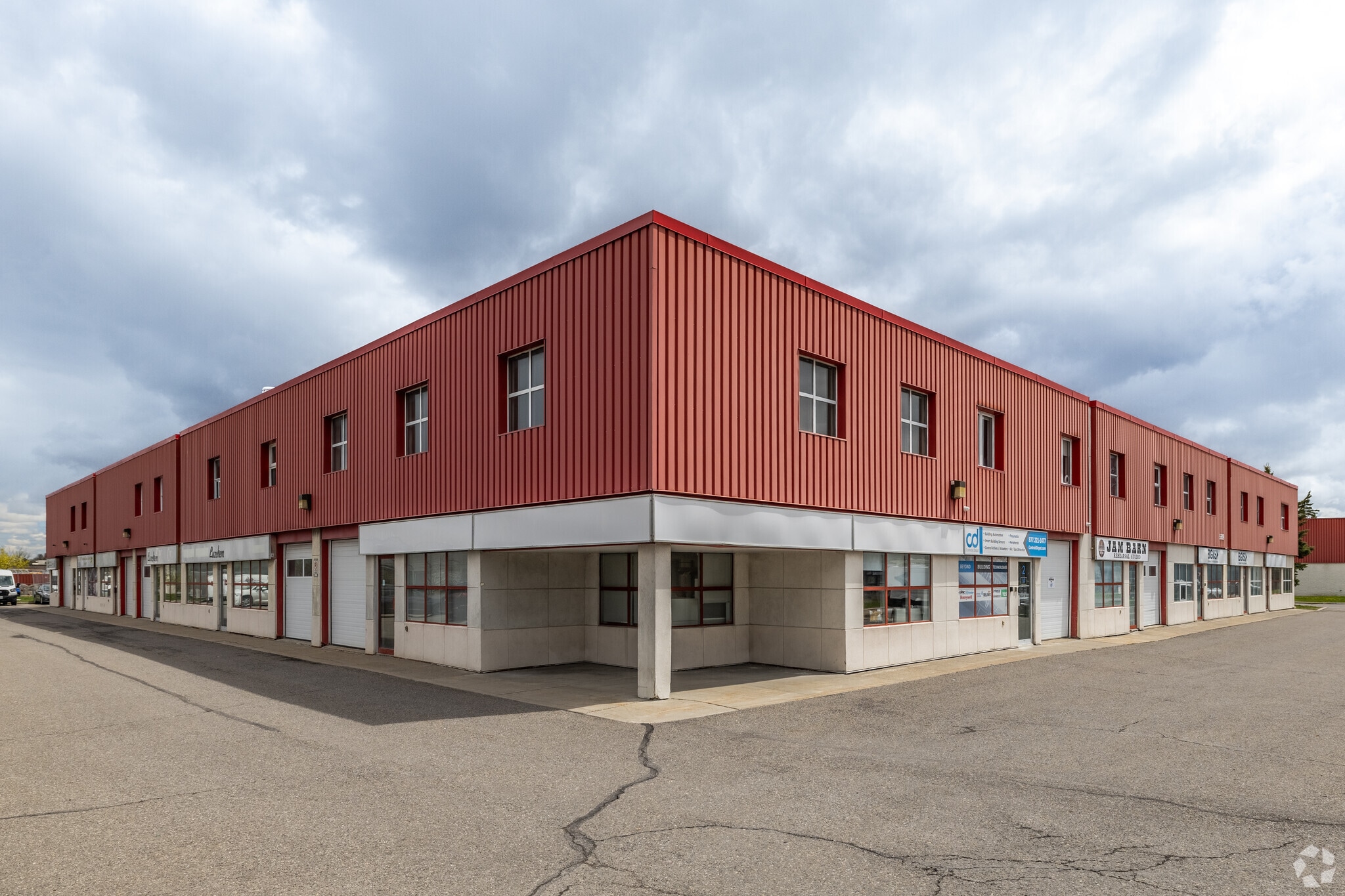 5509 Canotek Rd, Ottawa, ON for lease Primary Photo- Image 1 of 3
