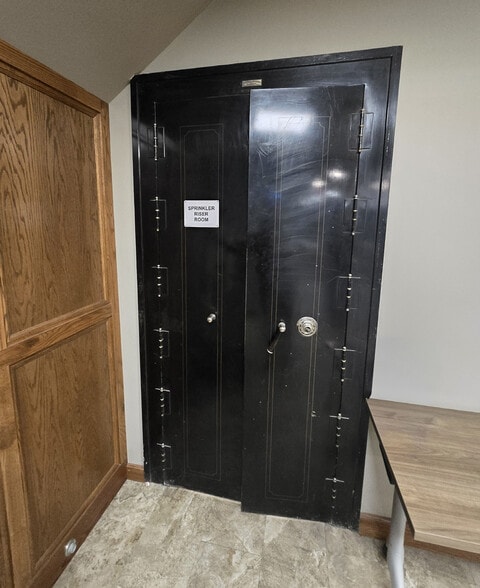 310 S 1st Ave, Sioux Falls, SD for lease - Interior Photo - Image 2 of 22