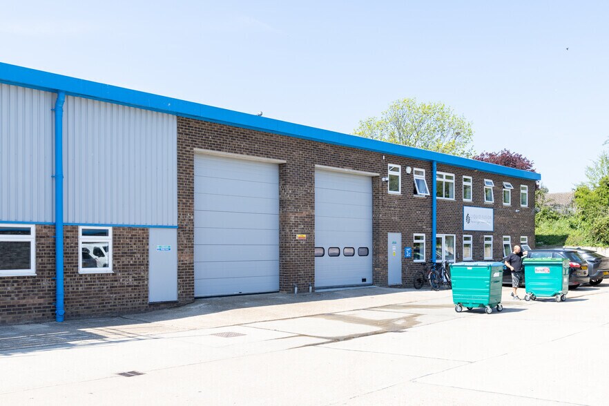 Rectory Farm Rd, Sompting à louer - Photo du bâtiment - Image 2 de 3