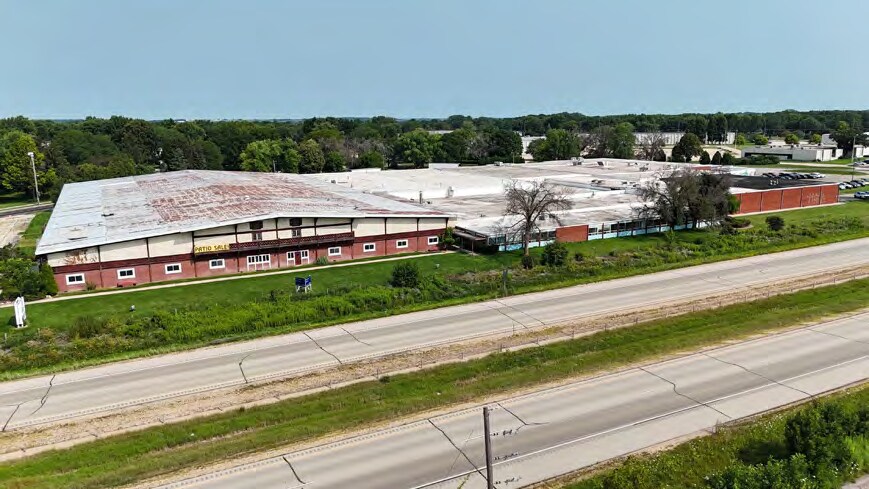 301 Broadway Dr, Sun Prairie, WI for sale - Building Photo - Image 2 of 14