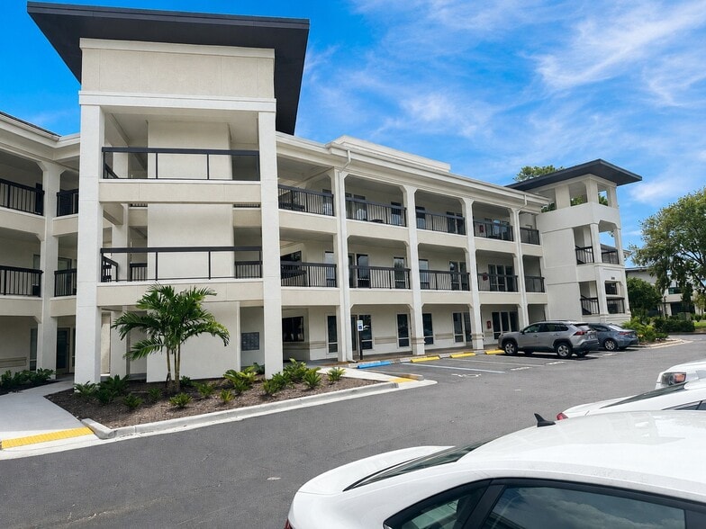 2000 - 2310 Sawgrass Village Dr, Ponte Vedra Beach, FL for sale - Building Photo - Image 2 of 15