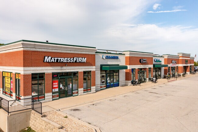 Plus de détails pour 2770 S Highland Ave, Lombard, IL - Commerce de détail à louer