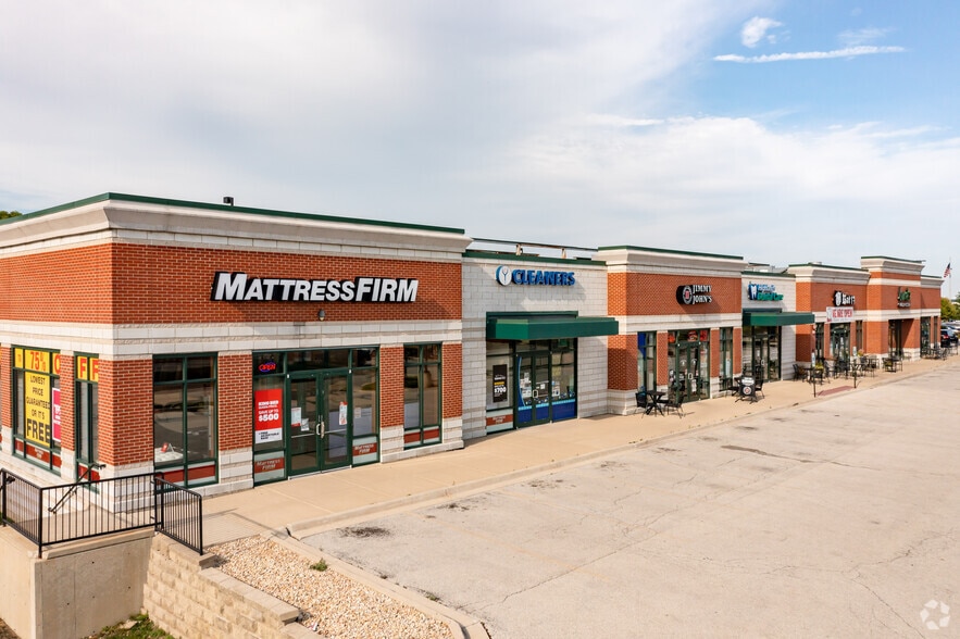 2770 S Highland Ave, Lombard, IL for lease - Building Photo - Image 1 of 4