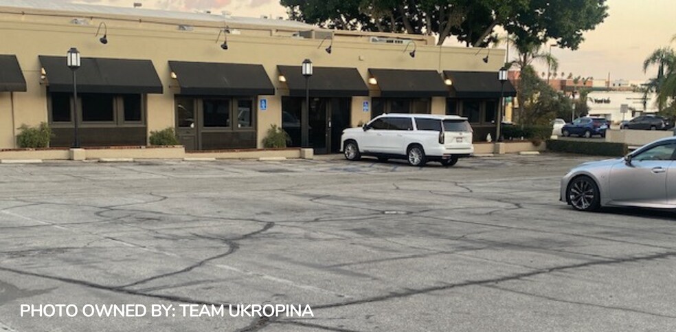 445 S Fair Oaks Ave, Pasadena, CA à louer - Photo du bâtiment - Image 2 de 5