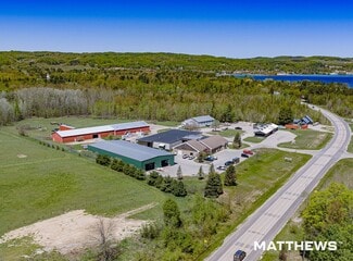 Plus de détails pour 1480 SW Bayshore Dr, Suttons Bay, MI - Industriel à vendre