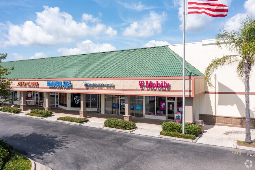 715 N 14th St, Leesburg, FL à louer - Photo du bâtiment - Image 3 de 7