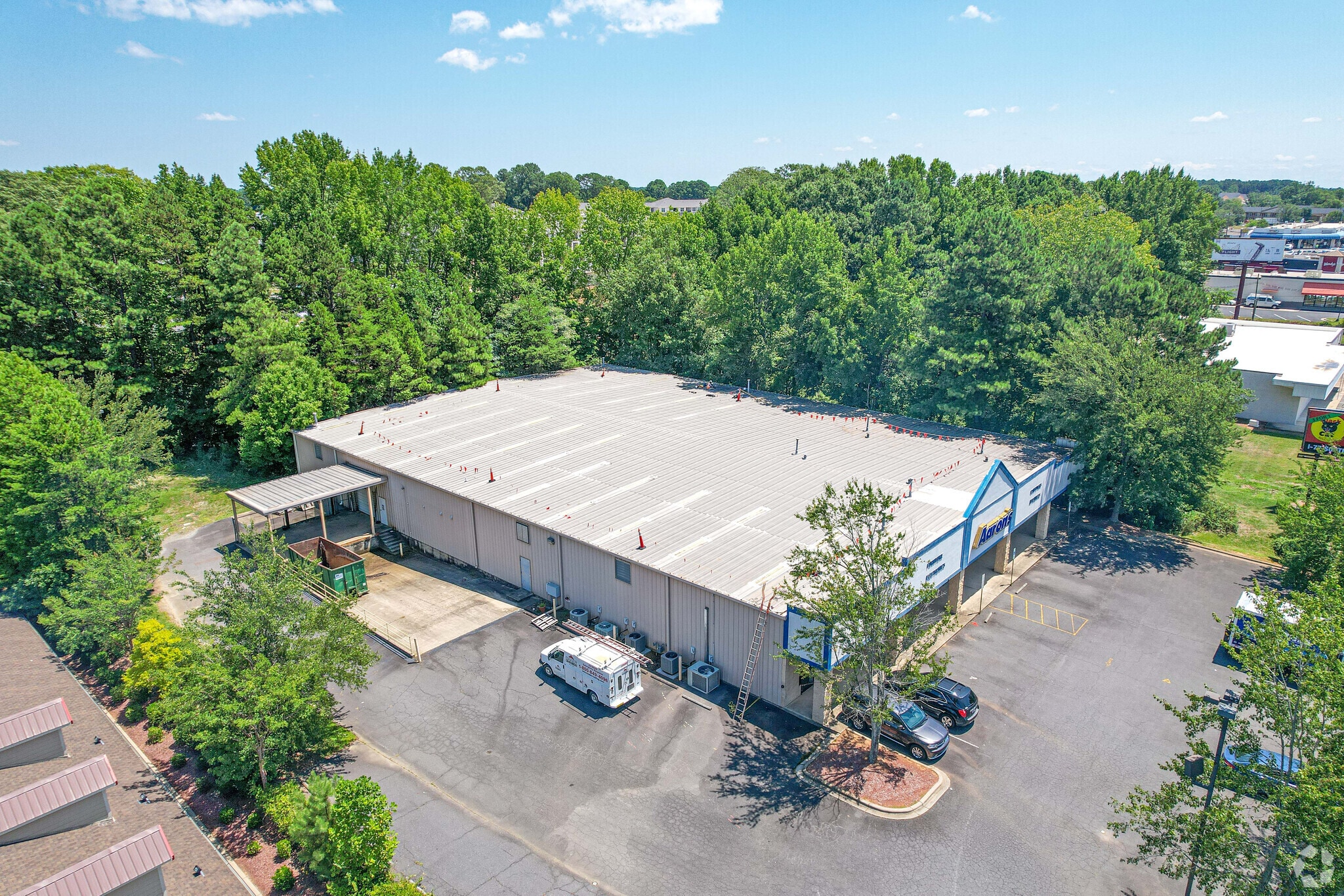 10043 E Independence Blvd, Matthews, NC for lease Primary Photo- Image 1 of 6