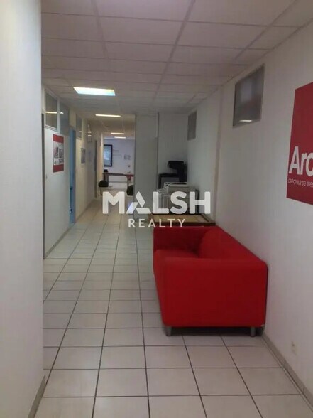 Bureau dans Meyzieu à louer - Photo du bâtiment - Image 3 de 41