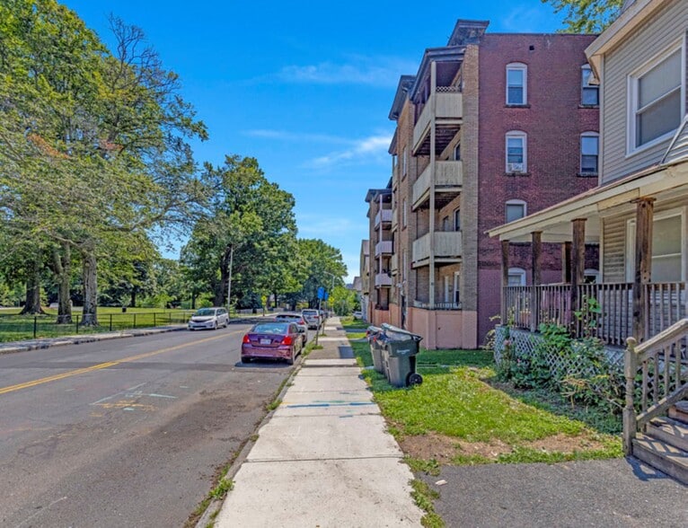 468 Liberty St, Springfield, MA for sale - Building Photo - Image 3 of 9