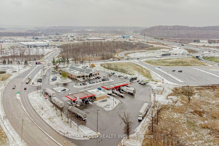 495 York Rd, Niagara On The Lake, ON à vendre - Photo du bâtiment - Image 2 de 3