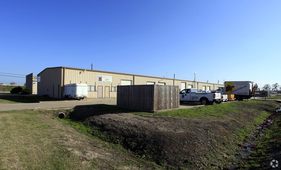 400 N 11th St, La Porte, TX à vendre - Photo du bâtiment - Image 3 de 3