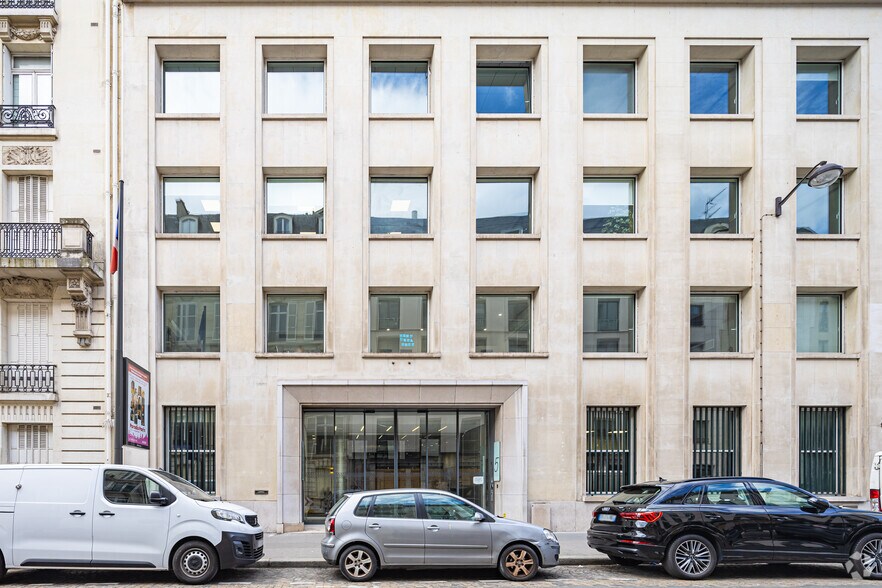 5 Rue François Ier, Paris à louer - Photo du bâtiment - Image 2 de 8