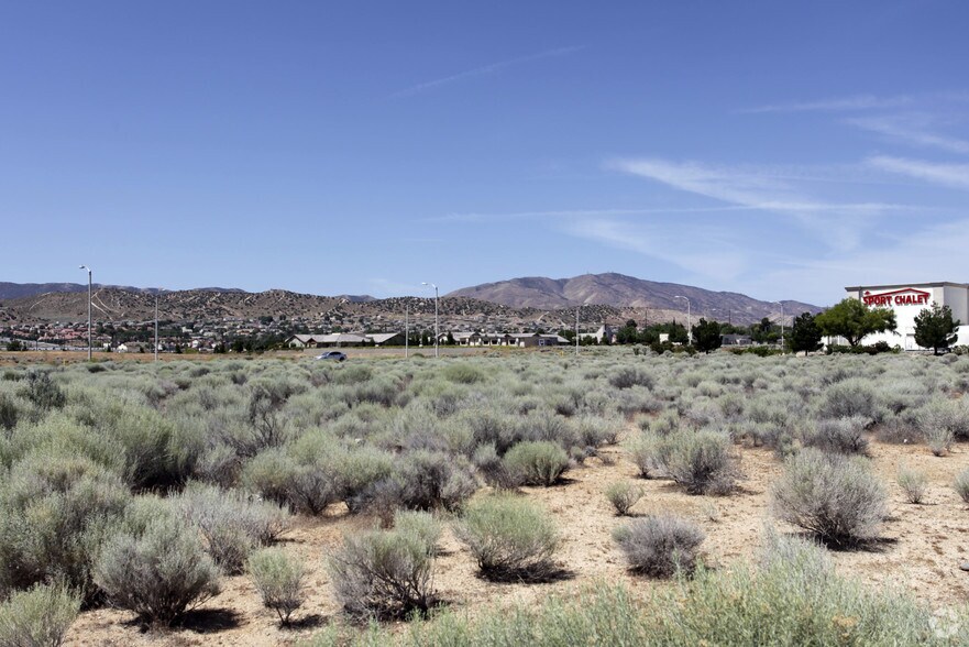 Technology Dr, Palmdale, CA à louer - Photo principale - Image 2 de 4