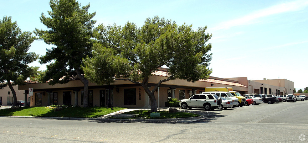 6295 Harrison Dr, Las Vegas, NV for lease - Building Photo - Image 2 of 6