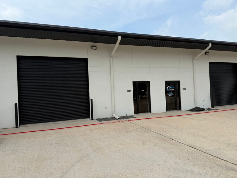 28030 FM 2978 Rd, Magnolia, TX à louer - Photo du bâtiment - Image 3 de 10