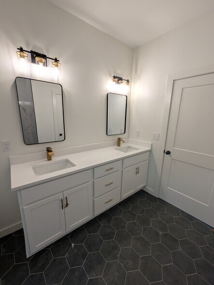 80 Amos Cir, Lafayette, TN à vendre - Photo intérieure - Image 3 de 5