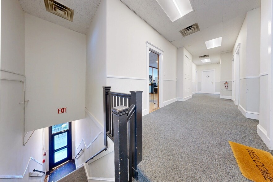 720-730 Massachusetts Ave, Cambridge, MA for lease - Building Photo - Image 3 of 8