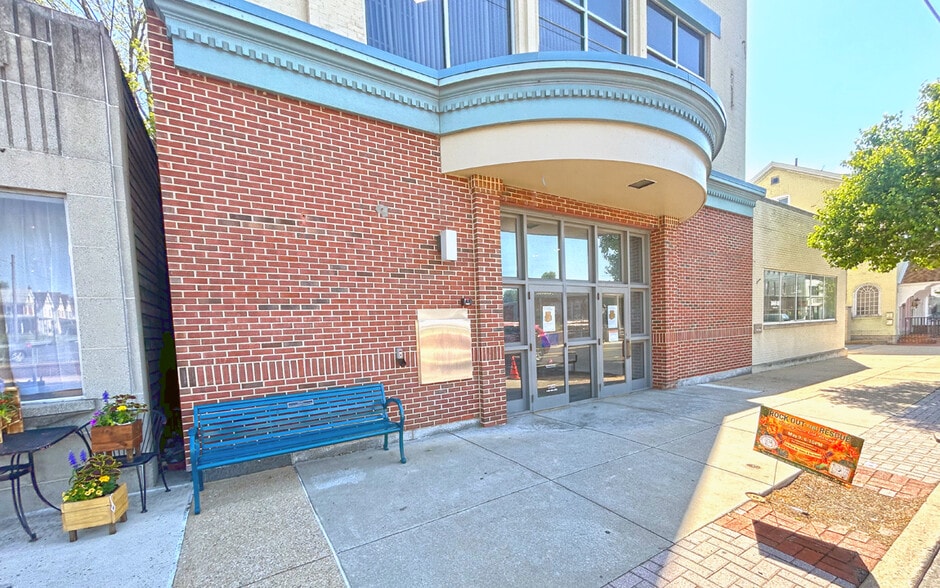 331 Bridge St, New Cumberland, PA à vendre - Photo du bâtiment - Image 2 de 27