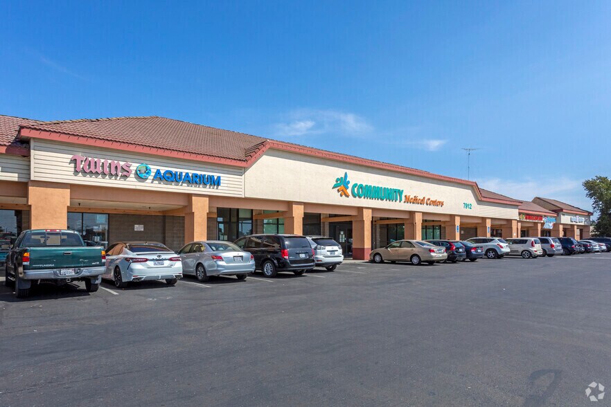 8142 West Ln, Stockton, CA à louer - Photo du bâtiment - Image 3 de 8