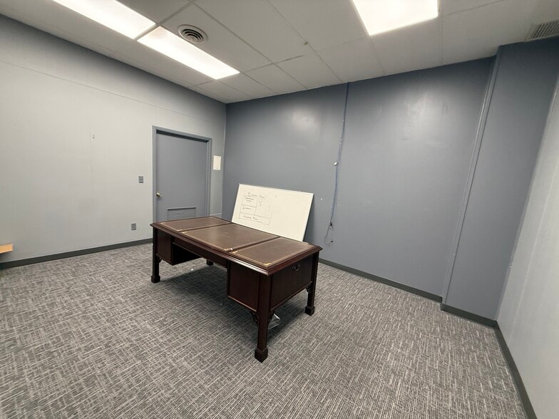 630 Market St, Steubenville, OH for lease - Building Photo - Image 3 of 40