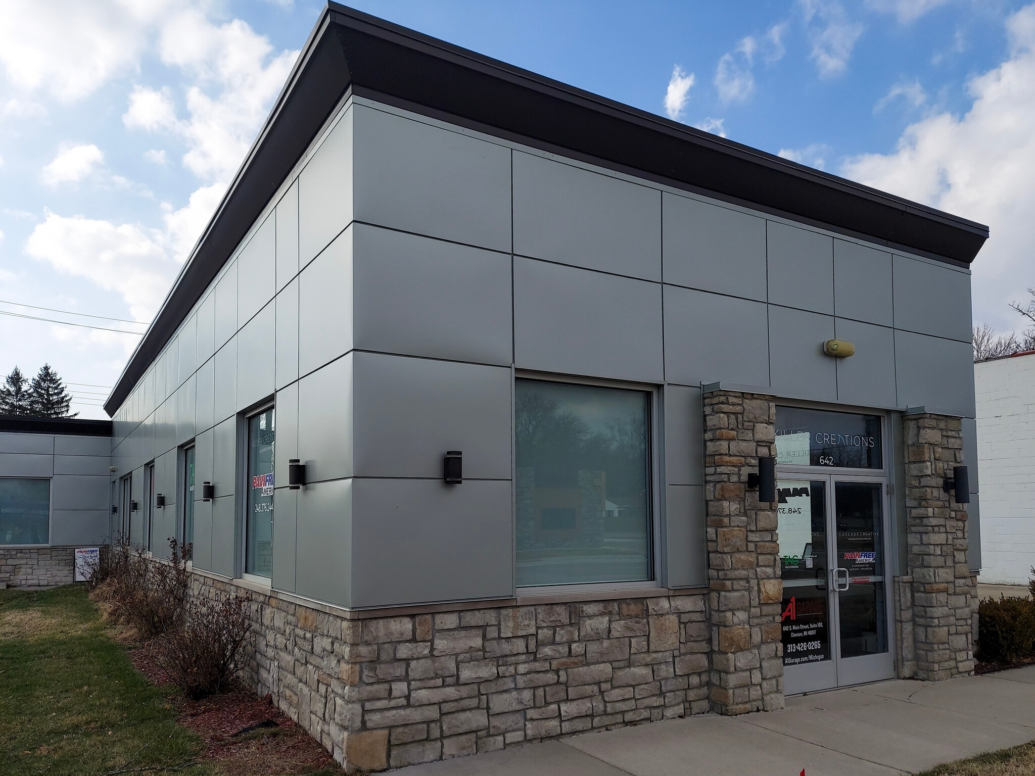 642 S Main St, Clawson, MI for lease Interior Photo- Image 1 of 12