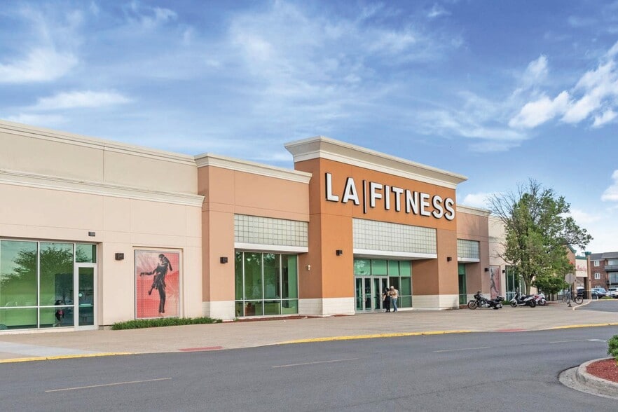 200 Broadview Village Sq, Broadview, IL for sale - Primary Photo - Image 1 of 8