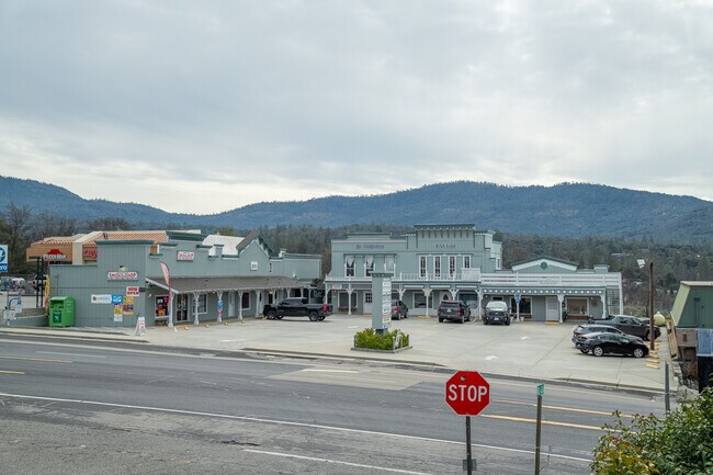 More details for 40359 Highway 41, Oakhurst, CA - Retail for Sale