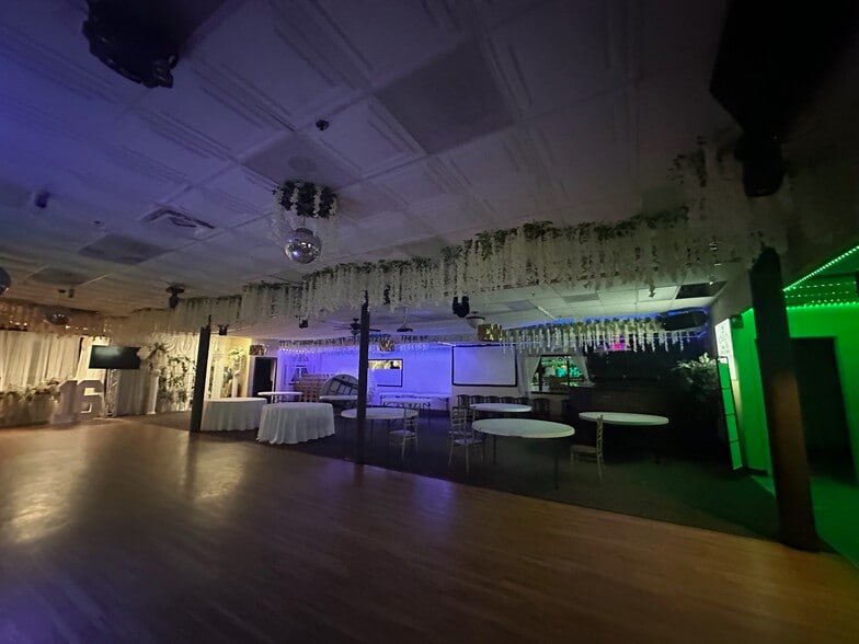 2200 W Alameda Ave, Denver, CO for lease - Interior Photo - Image 3 of 13