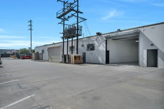 11100 Hindry Ave, Los Angeles, CA à louer Photo intérieure- Image 2 de 12