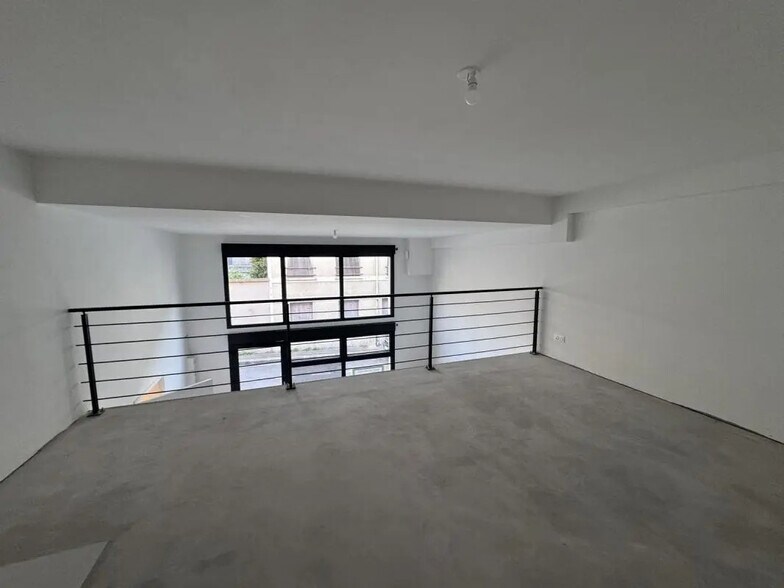 Office in Montreuil for sale - Interior Photo - Image 2 of 10