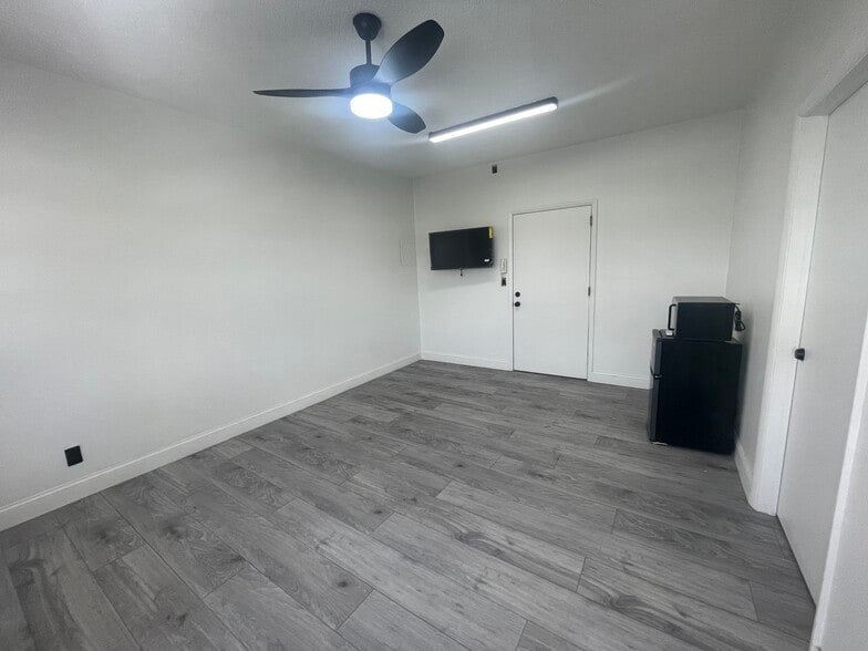3350 SW 3rd Ave, Fort Lauderdale, FL à louer - Photo intérieure - Image 2 de 15