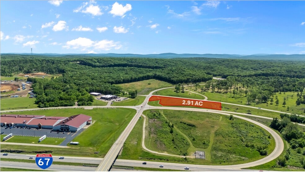 1381 E Woodlawn Dr, Farmington, MO for sale - Primary Photo - Image 1 of 2