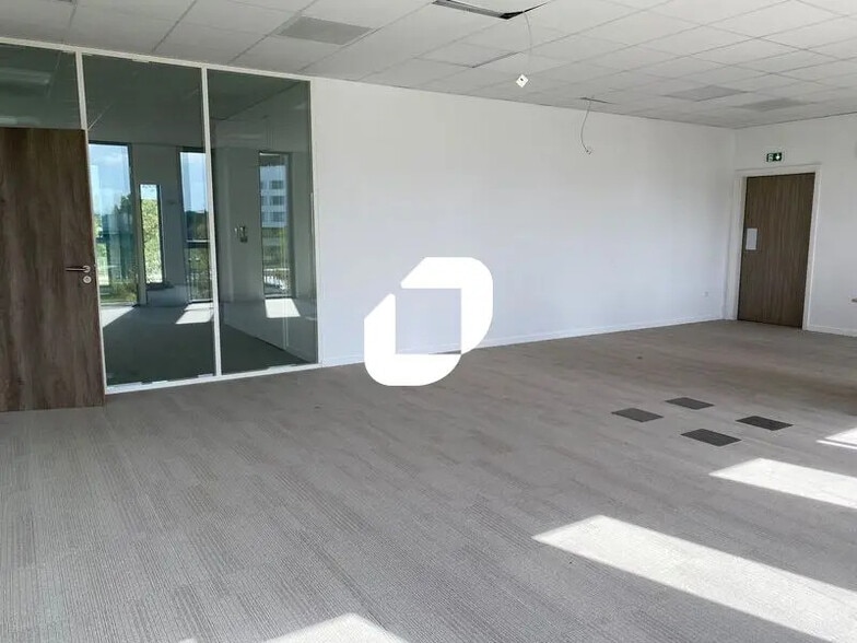 Bureau dans Mérignac à louer - Photo intérieure - Image 2 de 11