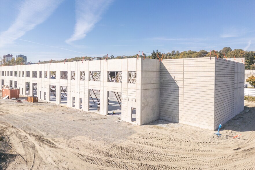 8700 Boundary Rd, Burnaby, BC à louer - Photo de construction - Image 2 de 3