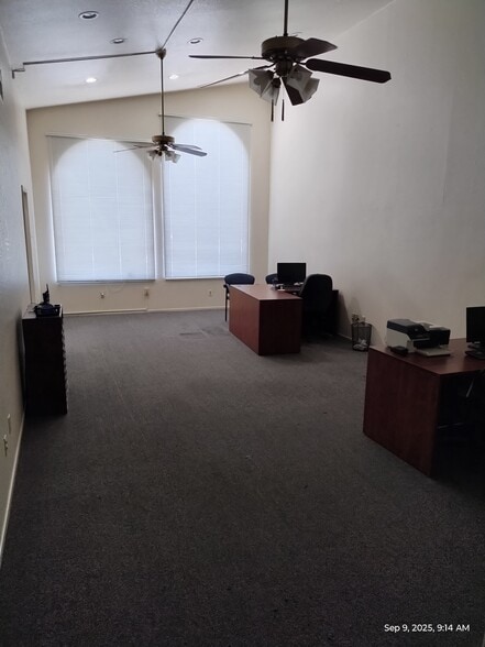 700 Scenic Dr, Modesto, CA for lease - Building Photo - Image 3 of 9